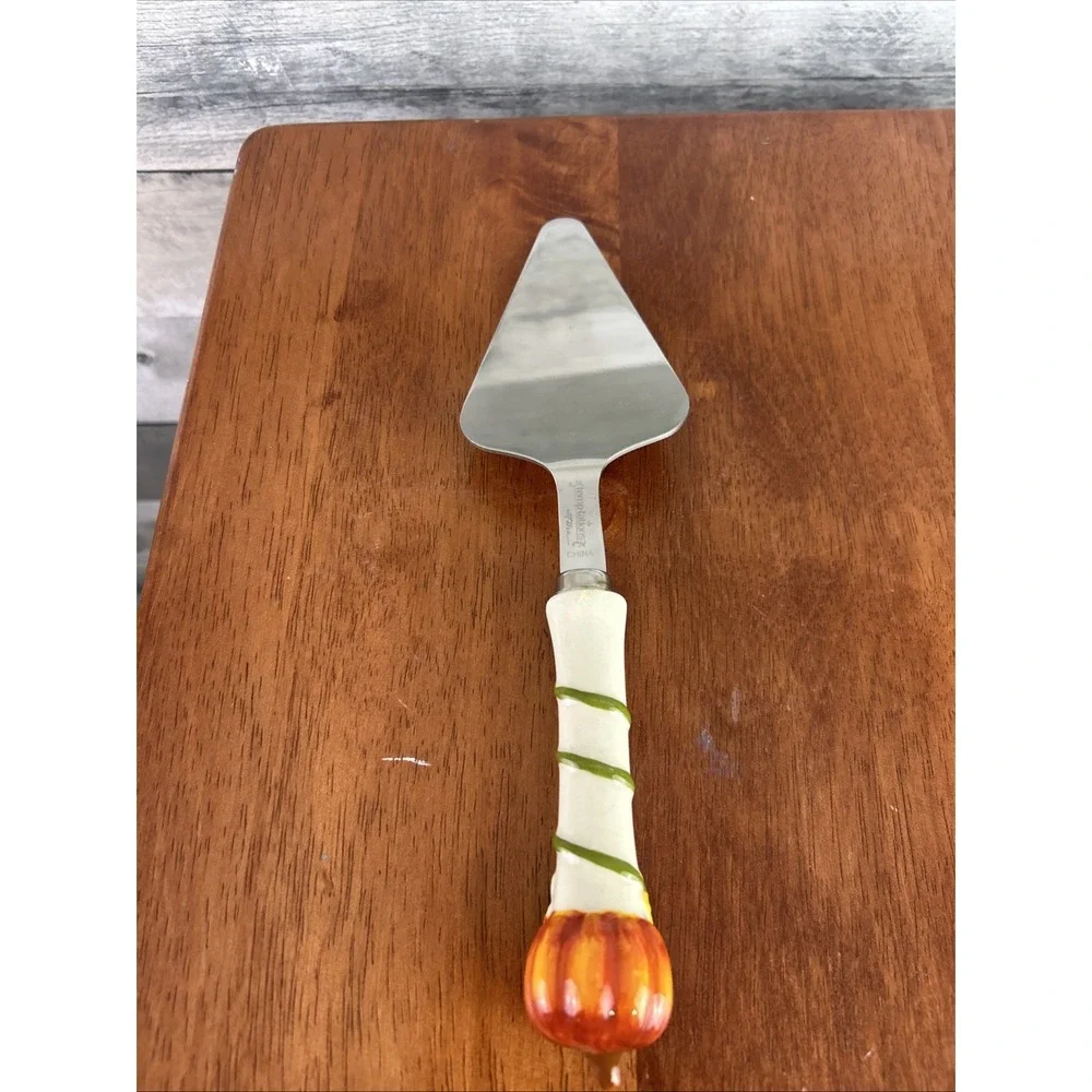 Temptations by Tara Tesher Ceramic Handle Pumpkin Patch Cake Pie Serving Utensil